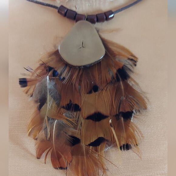 Vintage Choker Bohemian Hippie 1960s Handmade Feather & Nut Choker - Picture 5 of 9